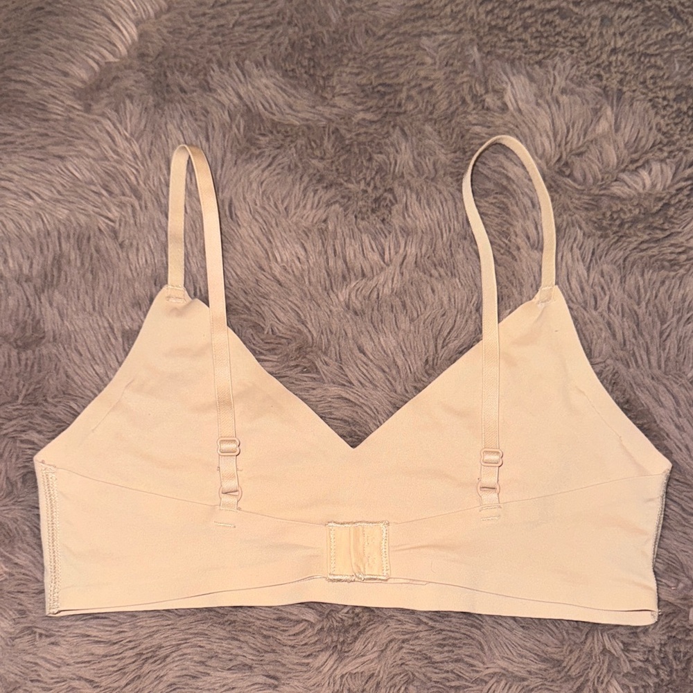 Maidenform Nude Bra beginner seamless fabric, adjustable Straps size child Large - Picture 2 of 11